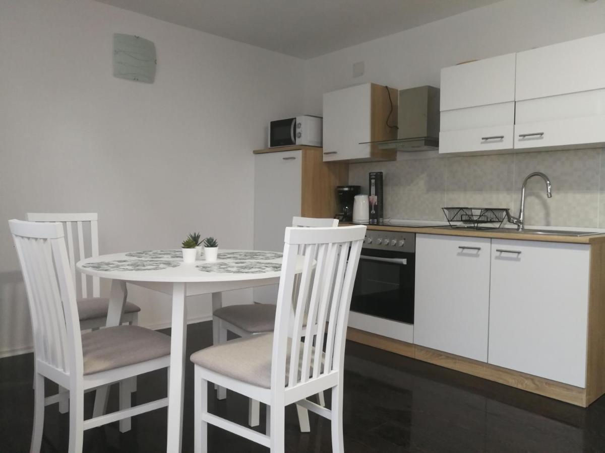 Apartments With A Parking Space Smoljanac, Plitvice - 12345 외부 사진