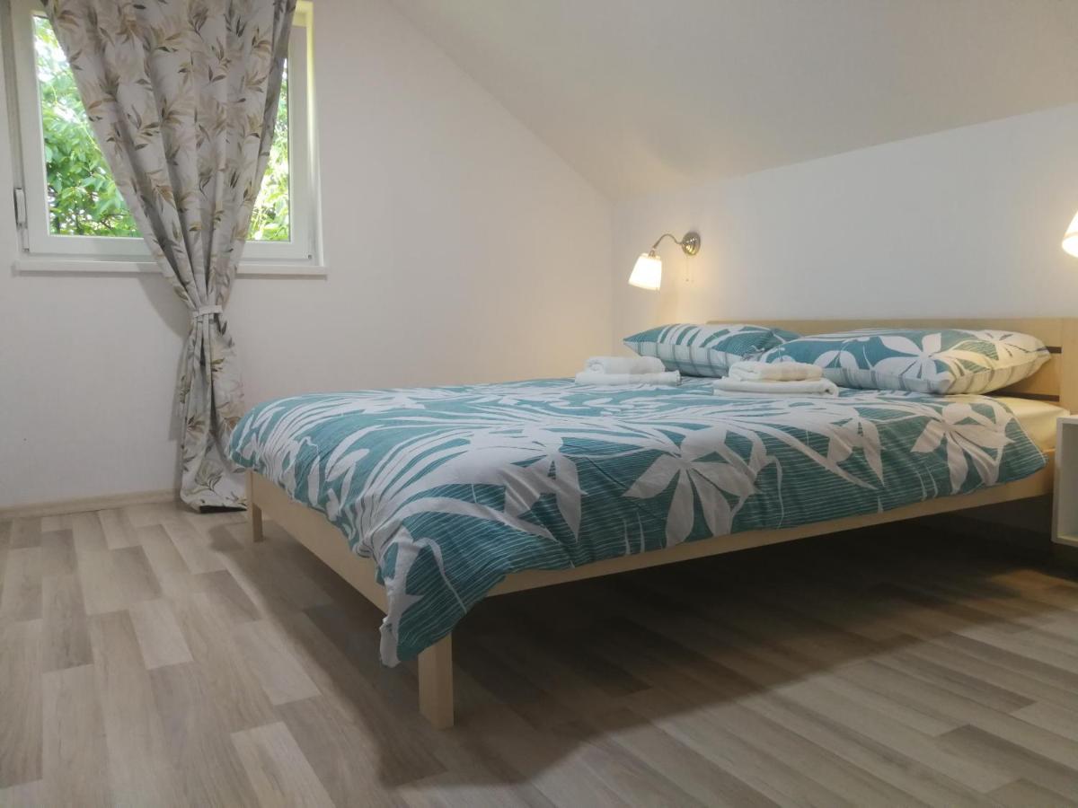 Apartments With A Parking Space Smoljanac, Plitvice - 12345 외부 사진