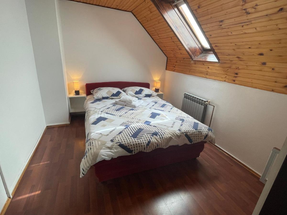 Apartments With A Parking Space Smoljanac, Plitvice - 12345 외부 사진